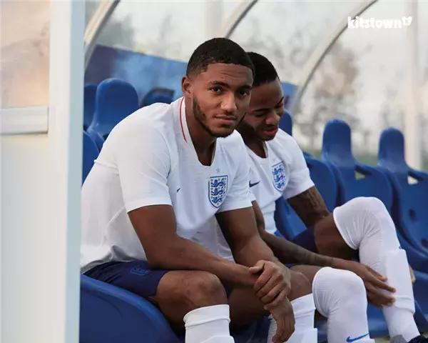 从姐弟恋到保姆上位世界杯球星背后的女人都不简单