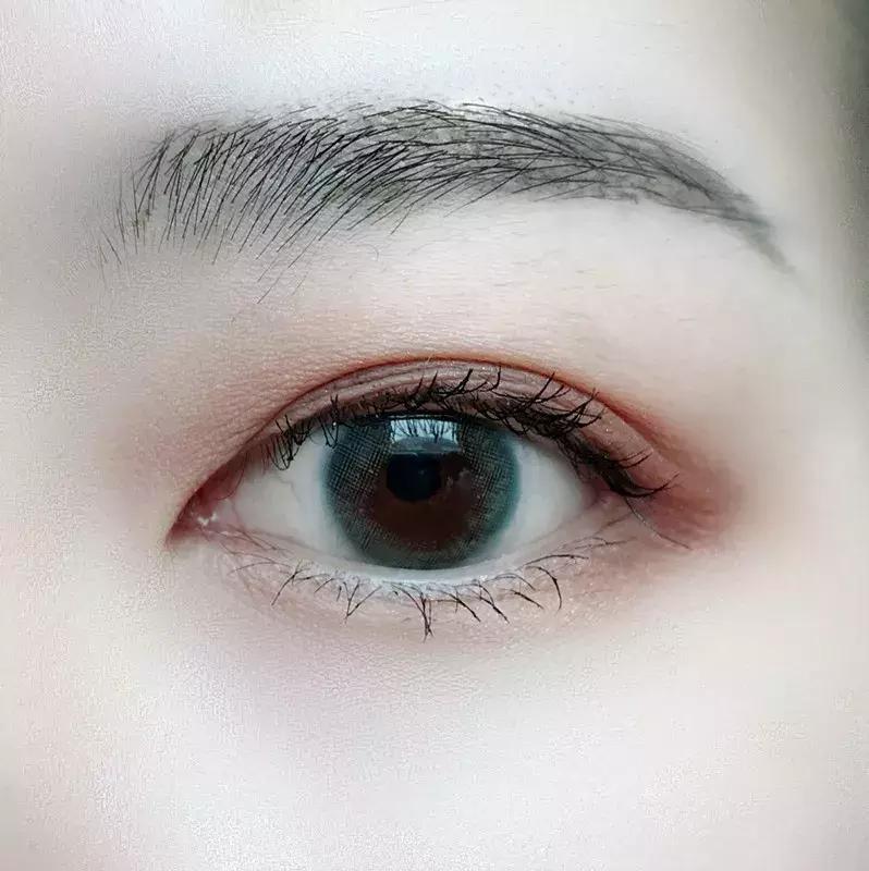 只需10步一个完美眼妆出炉,可爱又有气场的眼妆教程