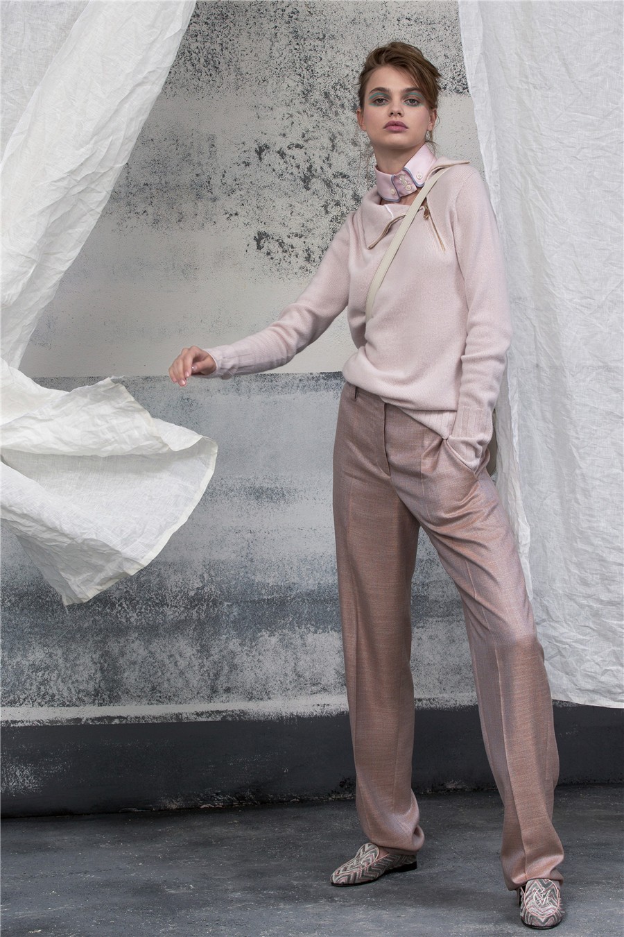 giorgioarmani女装风格,意大利奢侈品牌giorgioarmani