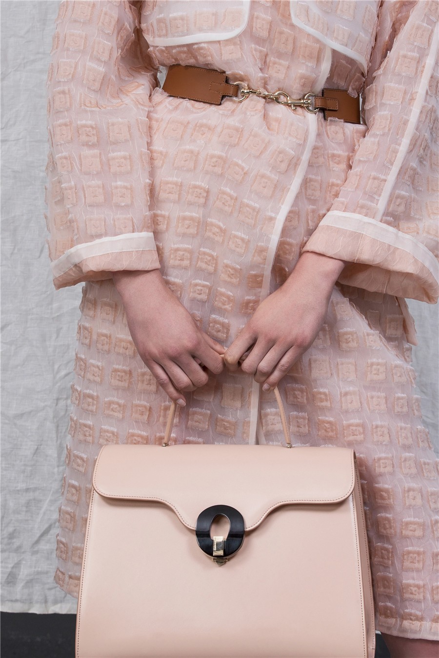 giorgioarmani女装风格,意大利奢侈品牌giorgioarmani