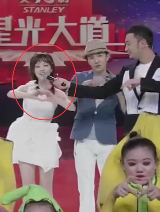 冯提莫2018斗鱼节走红毯全视频,斗鱼一姐冯提莫刚出道时演唱