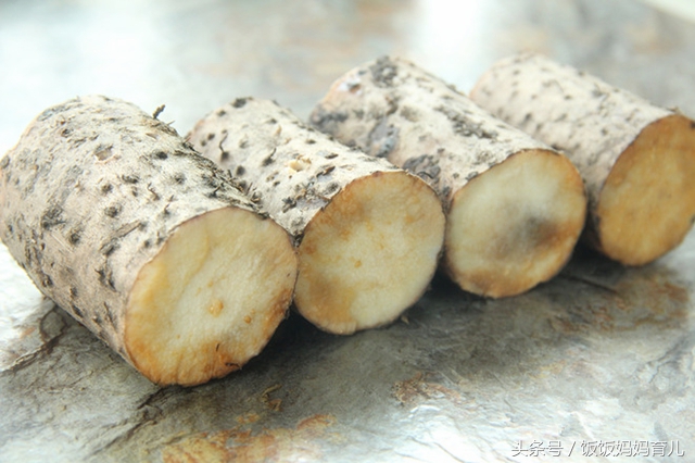 7个月的宝宝吃什么辅食合适,7个月宝宝辅食喂养视频