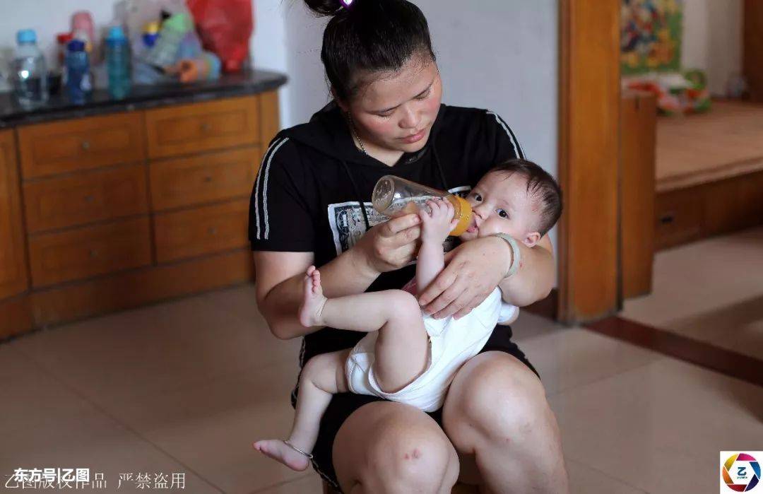 大眼宝宝爸爸,大眼宝宝太可爱了