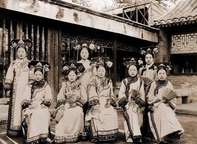 清朝灭亡后,王爷太监宫女都很惨,为何这一种职业却很吃香