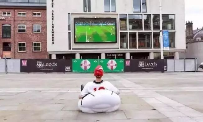 世界杯历史回顾经典瞬间再现,世界杯半决赛历史性珍贵时刻