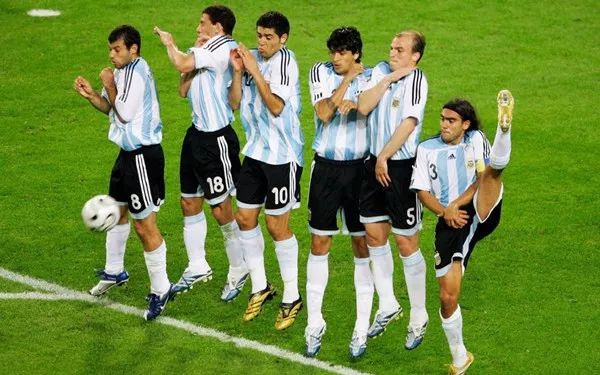 电梯球物理原理,香蕉球揭秘