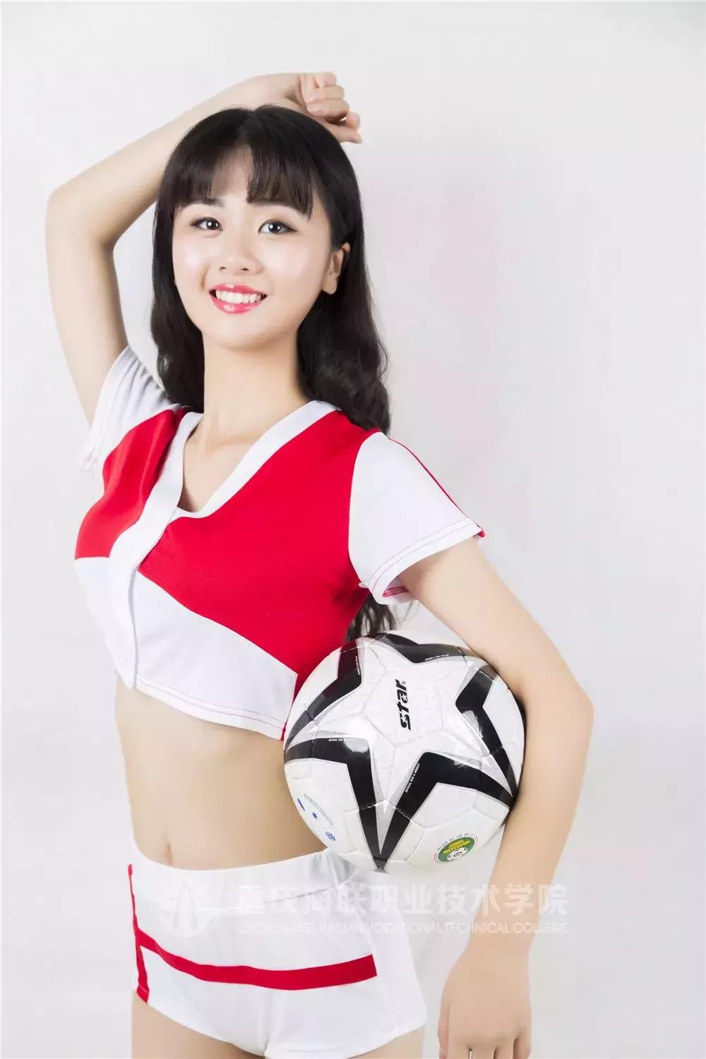 世界杯，海联准备好了！当年的“足球宝贝”已经蜕变成美丽空姐……