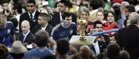 足球和爱情无法共存,足球和爱情