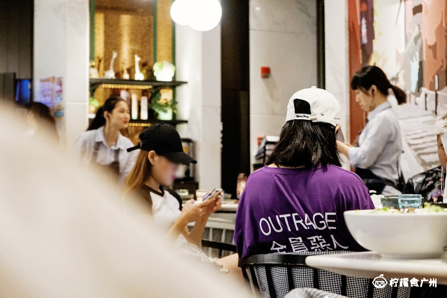 秒穿到香港的美食街，光车仔面就有1014816种搭配！