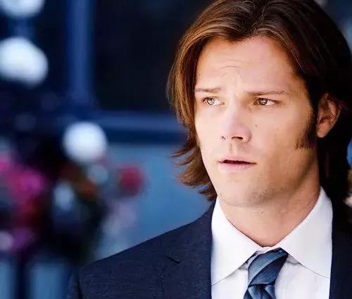 感谢tony老师拯救了一下我的发型,tony老师自己的头发怎么剪