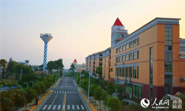 湖南科技学院大学生返乡,湖南科技大学毕业生视频