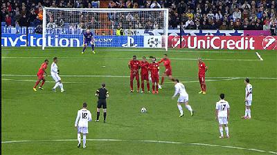 如何踢出香蕉球教程视频,怎么踢出电梯球加蝴蝶球