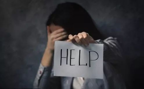 如果你抑郁说明你活在过去,如果你抑郁有什么症状