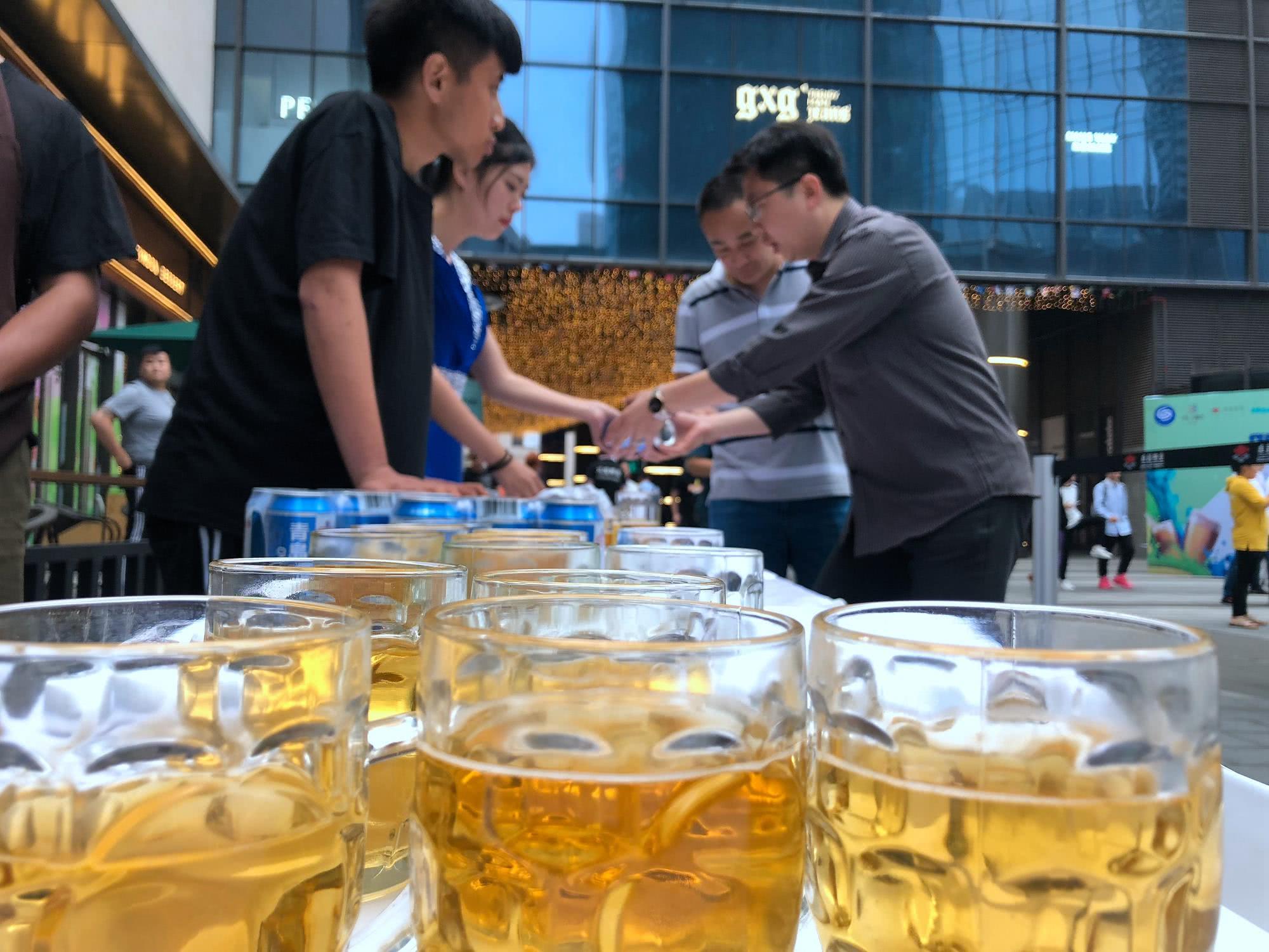 激情世界杯欢乐大融城青岛CBD之夏开启足球啤酒狂欢节