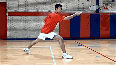 羽毛球怎么让自己的步伐干净有力,羽毛球启动步伐如何自己在家训练
