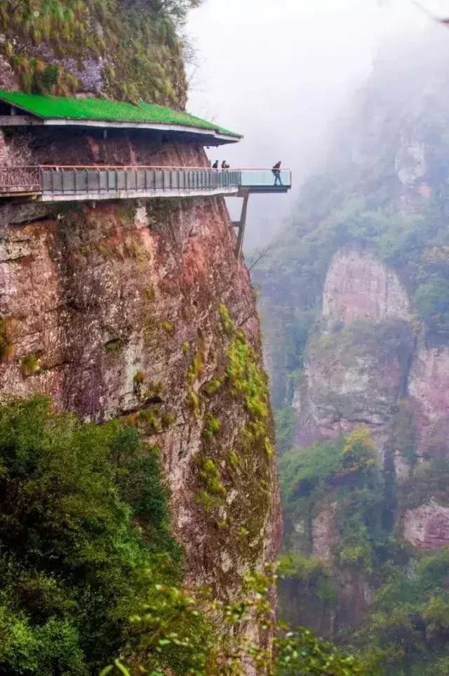 浙江湖州玻璃栈道,浙江灵溪山玻璃栈道景区