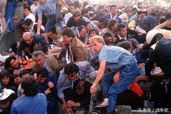 英国足球流氓夸自己战斗力高，这两国人笑了，莫斯科保卫战将再现