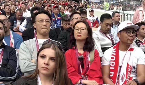 陈奕迅竖中指能指控吗,陈奕迅哪首歌被竖中指