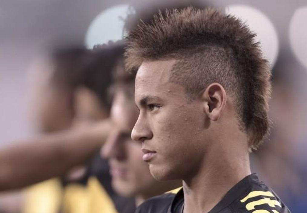 内马尔发型泡面头,内马尔方便面鸡冠头