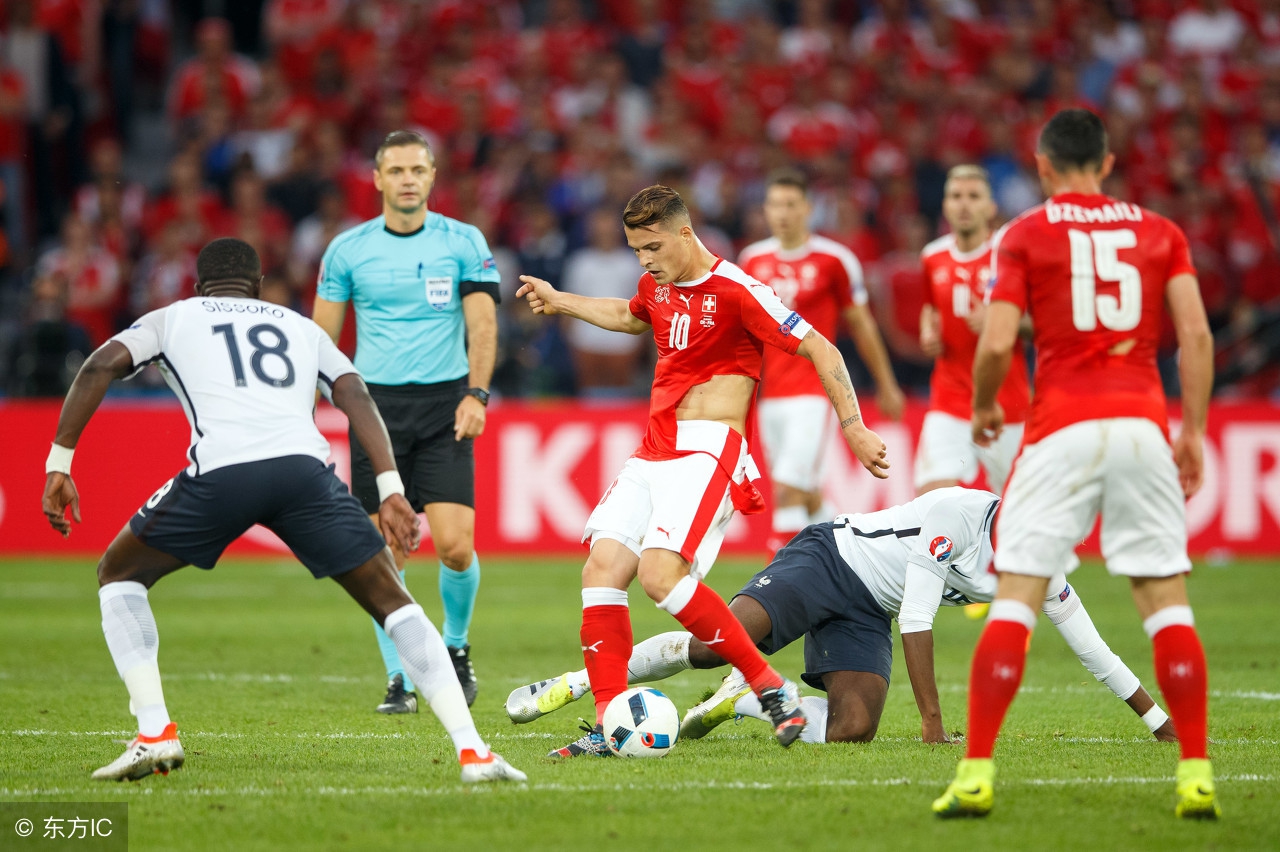 逼平巴西,巴西和瑞士足球5比0