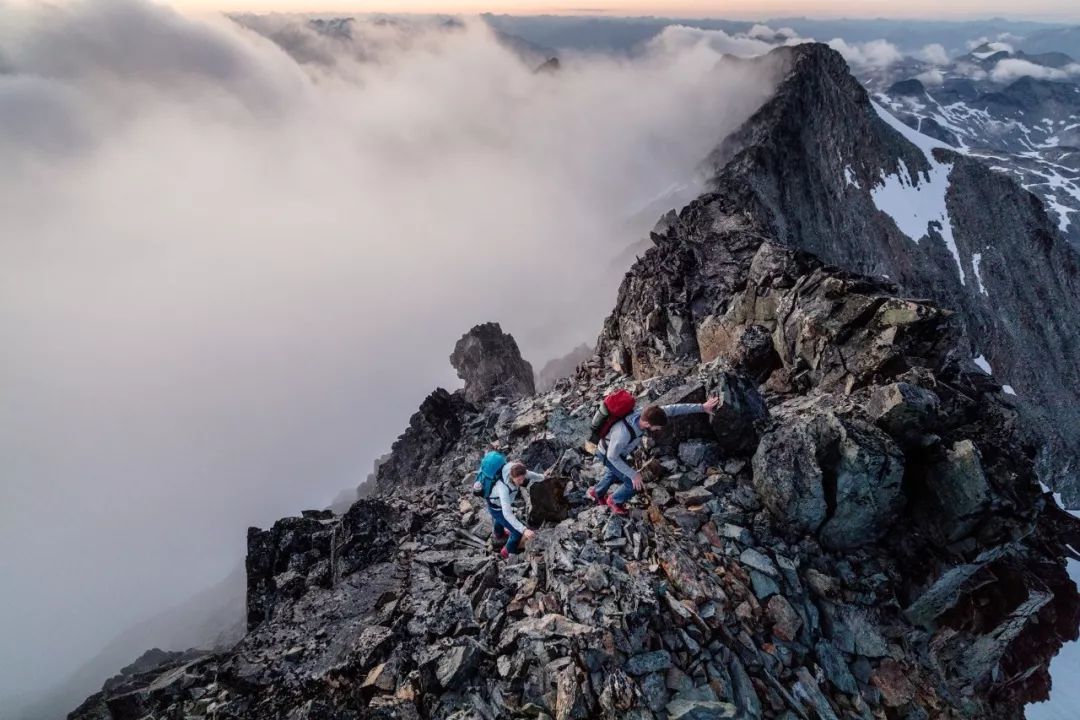 盔甲服饰,传统运动服饰