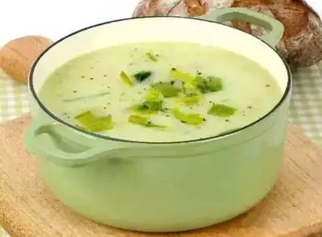 遂宁一位妈妈用艾叶煮水后，万万没想到···