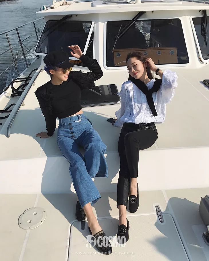 刘雯穿的小黑鞋运动鞋,刘雯复古高级鞋