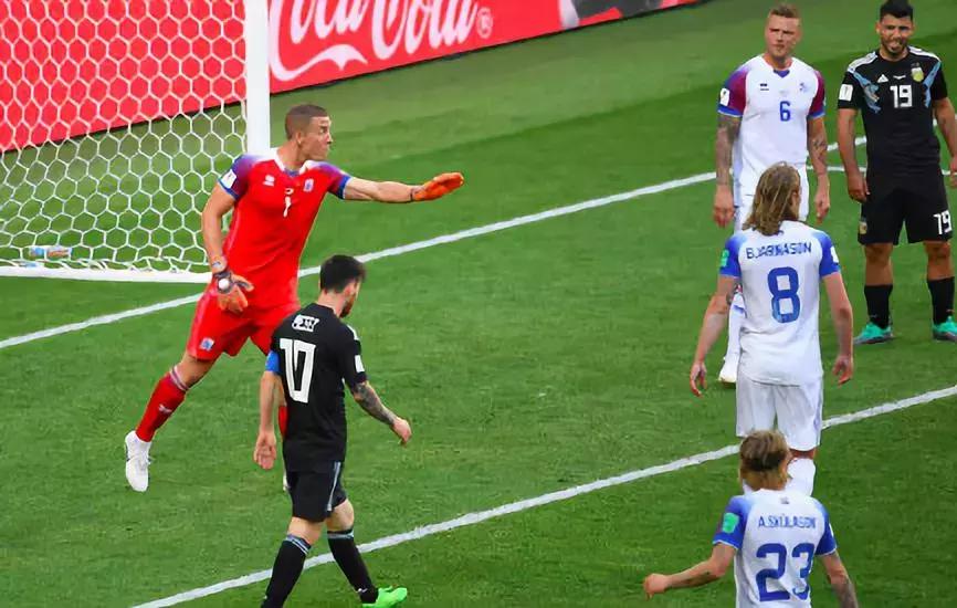 冰岛导演牙医,冰岛球队队长是牙医