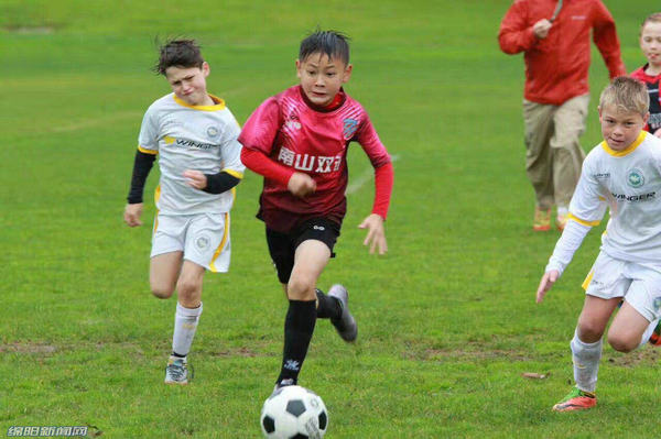 绵阳小朋友参加世界杯,绵阳小孩打球