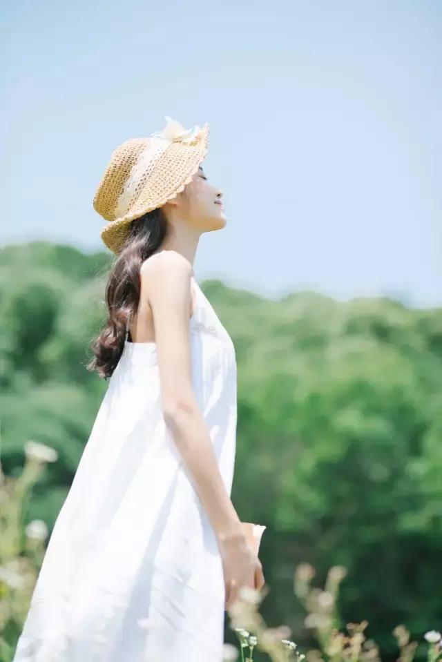夏天拍照必备的10件衣服,夏季拍照服饰搭配图片
