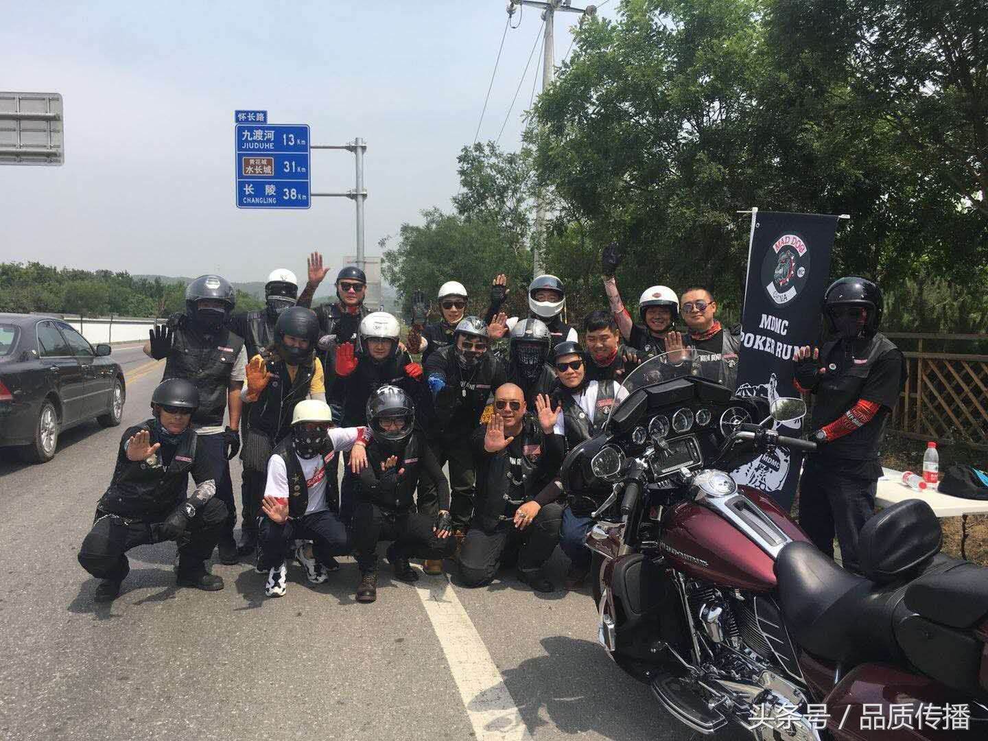 每人被俱乐部认可，哈雷俱乐部才能被社区认可，骑车、公益、成熟