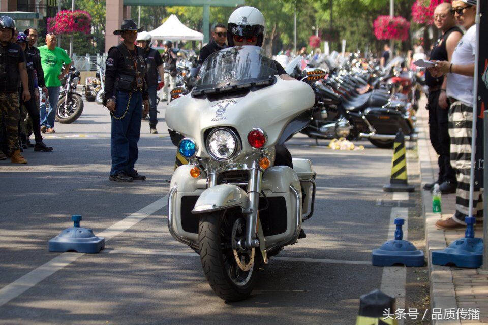 每人被俱乐部认可,哈雷俱乐部才能被社区认可,骑车、公益、成熟