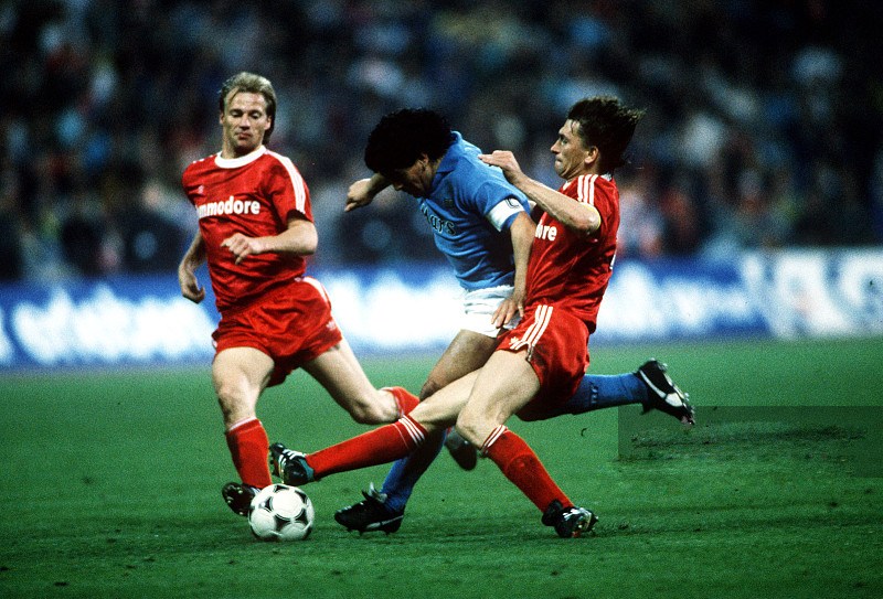 上帝之手马拉多纳位置,上帝之手马拉多纳是哪一届