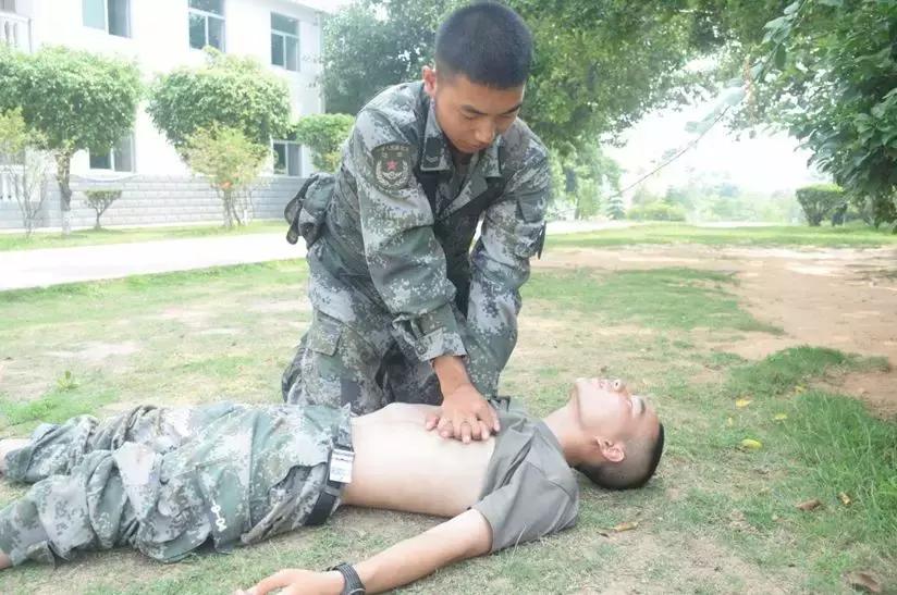 兵哥哥防中暑神器,防中暑小秘诀