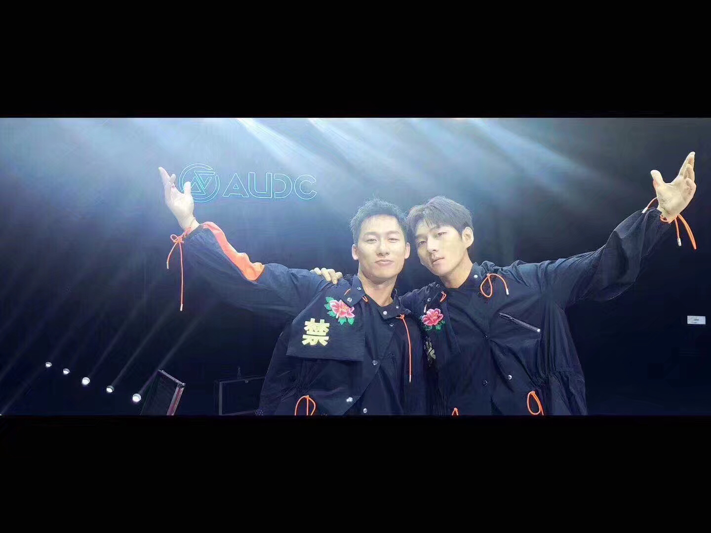 斯为泰山而不骄后半句,斯为泰山而不骄前一句