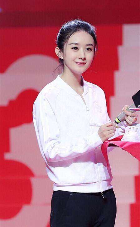 本以为迪丽热巴惊艳全场,迪丽热巴运动风穿搭