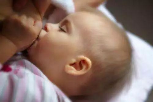 哺乳期蛀牙什么原因,蛀牙完全是因为吃糖吗