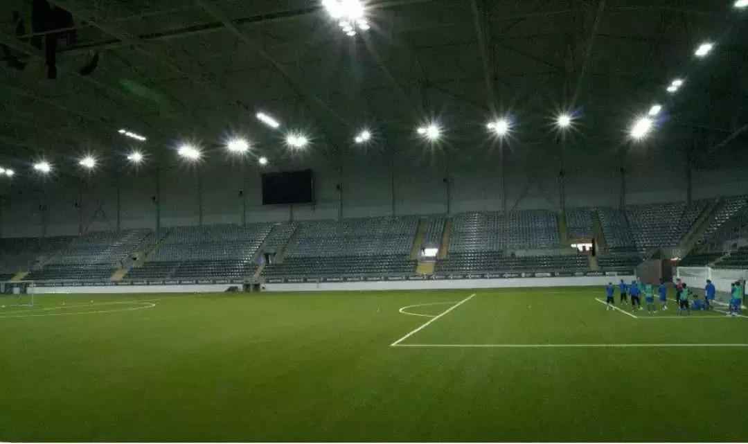 梅西点球没进冰岛铁桶阵顽强,扑梅西点球的人