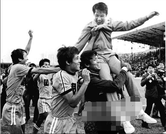 目前亚洲足球世界杯取得最好成绩,亚洲足球世界杯最好名次是什么