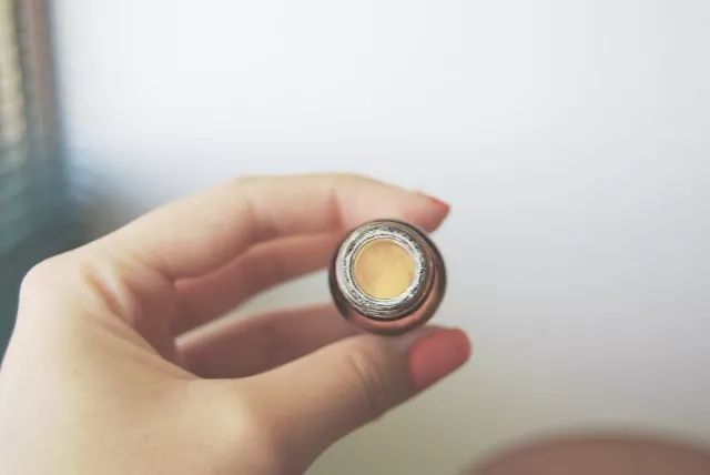 25岁熬夜用什么护肤品,25岁熬夜蜡黄肤色不均抗老