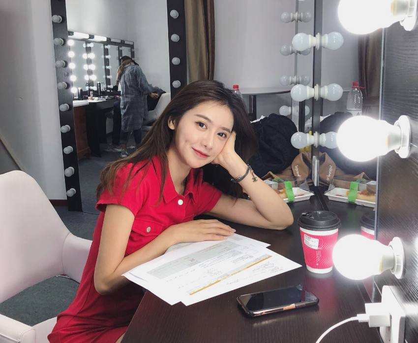 腾讯女主播美娜健身,腾讯女主播美娜