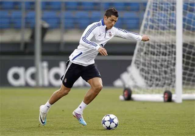 c罗有8块腹肌,c罗有多帅的腹肌