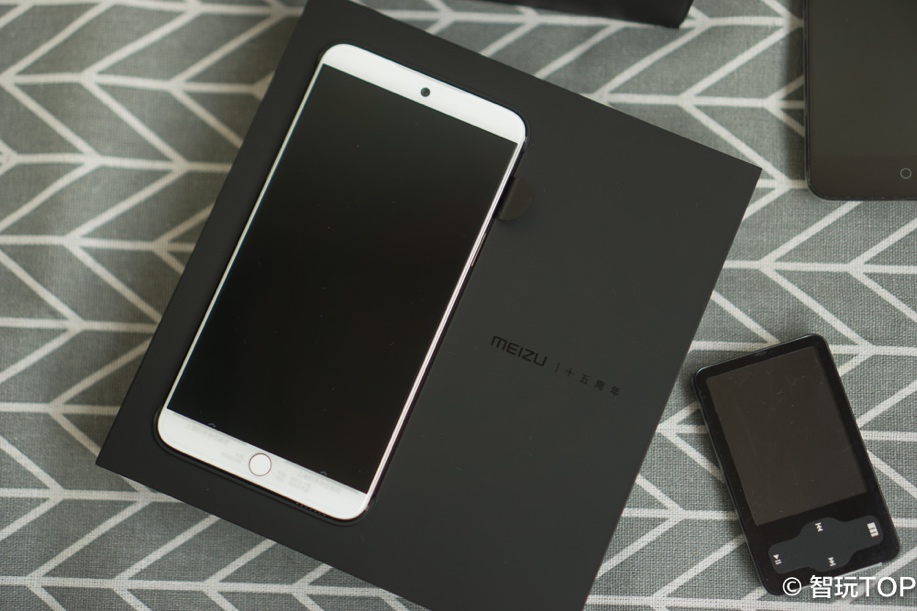 魅族15和苹果比,魅族15与iphonese