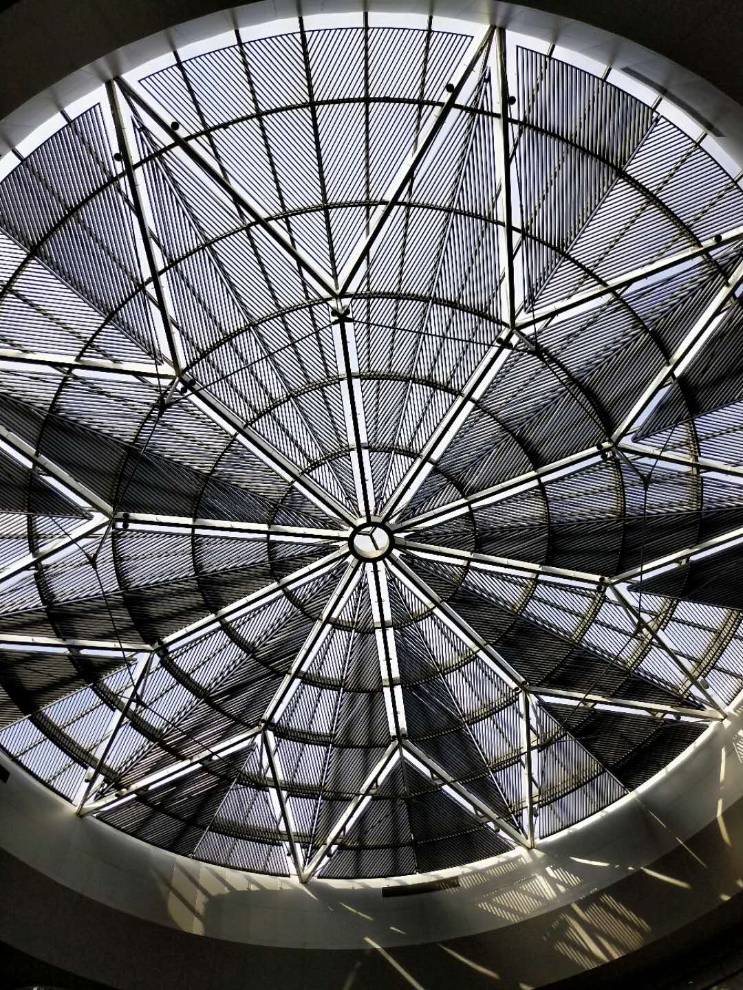 魅族15和苹果比,魅族15与iphonese