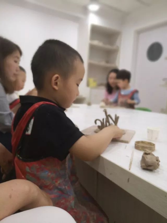 「金宝贝小小陶艺师活动回顾」跟外太空EZ寻觅不一样的烟花