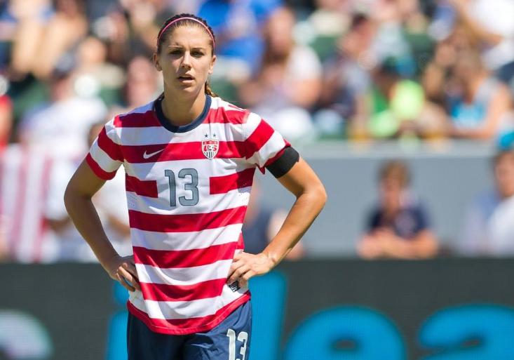 日女足队员豪言脱衣引美女球员比拼，美国一人碾压亚洲三国美女