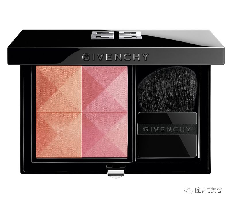 蔡徐坤腮红上热搜！《创造101》小姐姐说腮红用得好，脸小年龄小