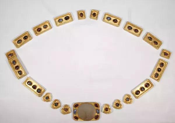 朱瞻基行乐图里射箭,朱瞻基行乐图里打高尔夫