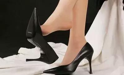 女生呼吸性碱中毒晕倒,20岁女孩突然晕倒是什么病