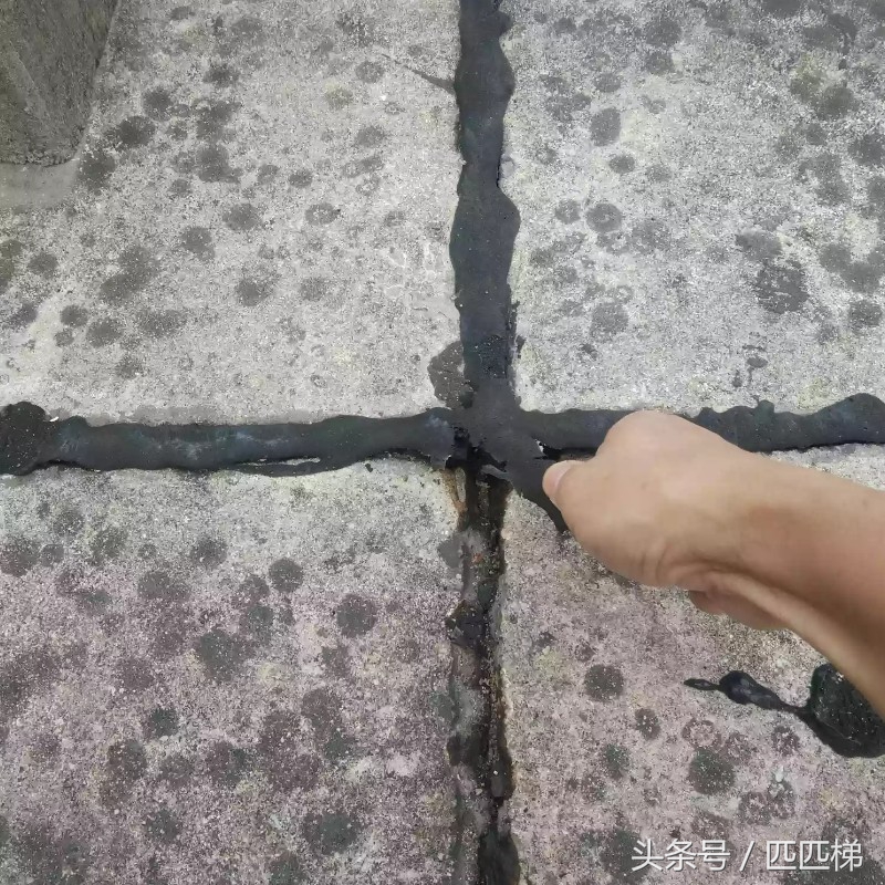 屋顶大面积漏水防水用什么涂料好,屋顶漏水防水最佳方法视频